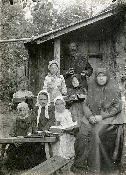 Старообрядческая школа. Могилевская губ, Гомельский уезд, местечко Ветка, 1907 г.