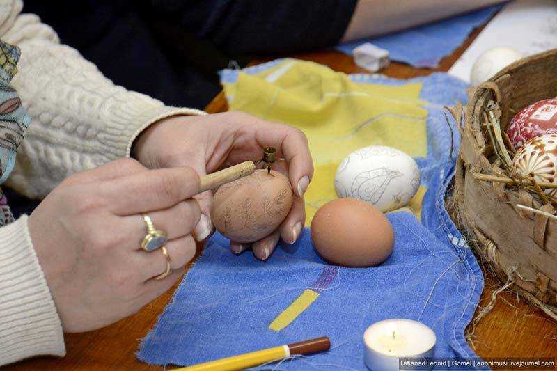 Роспись пасхальных яиц в филиале Ветковского музея